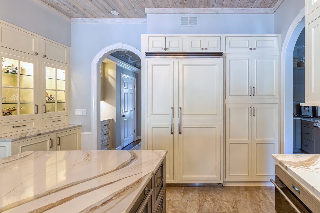 Lake Forest Transitional project image 12