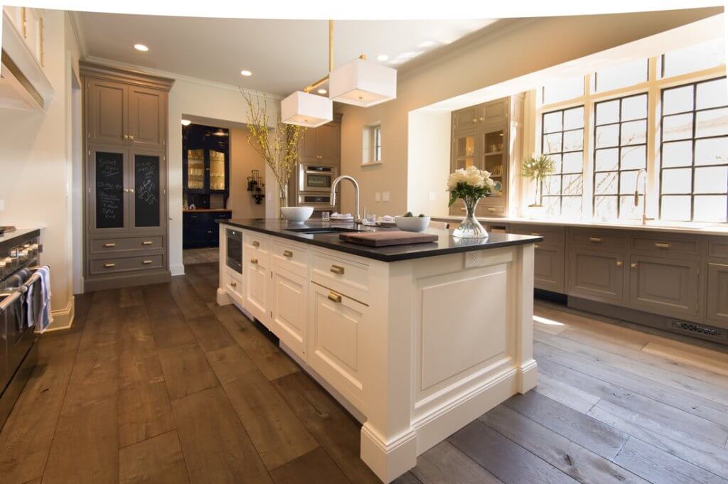 LAKE FOREST project image 1