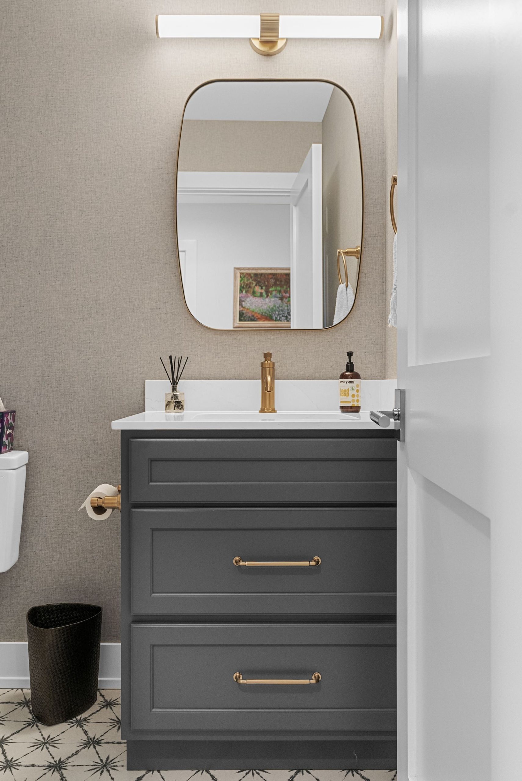 Finishes That Age Well: What Still Looks Good After Years of Daily Life